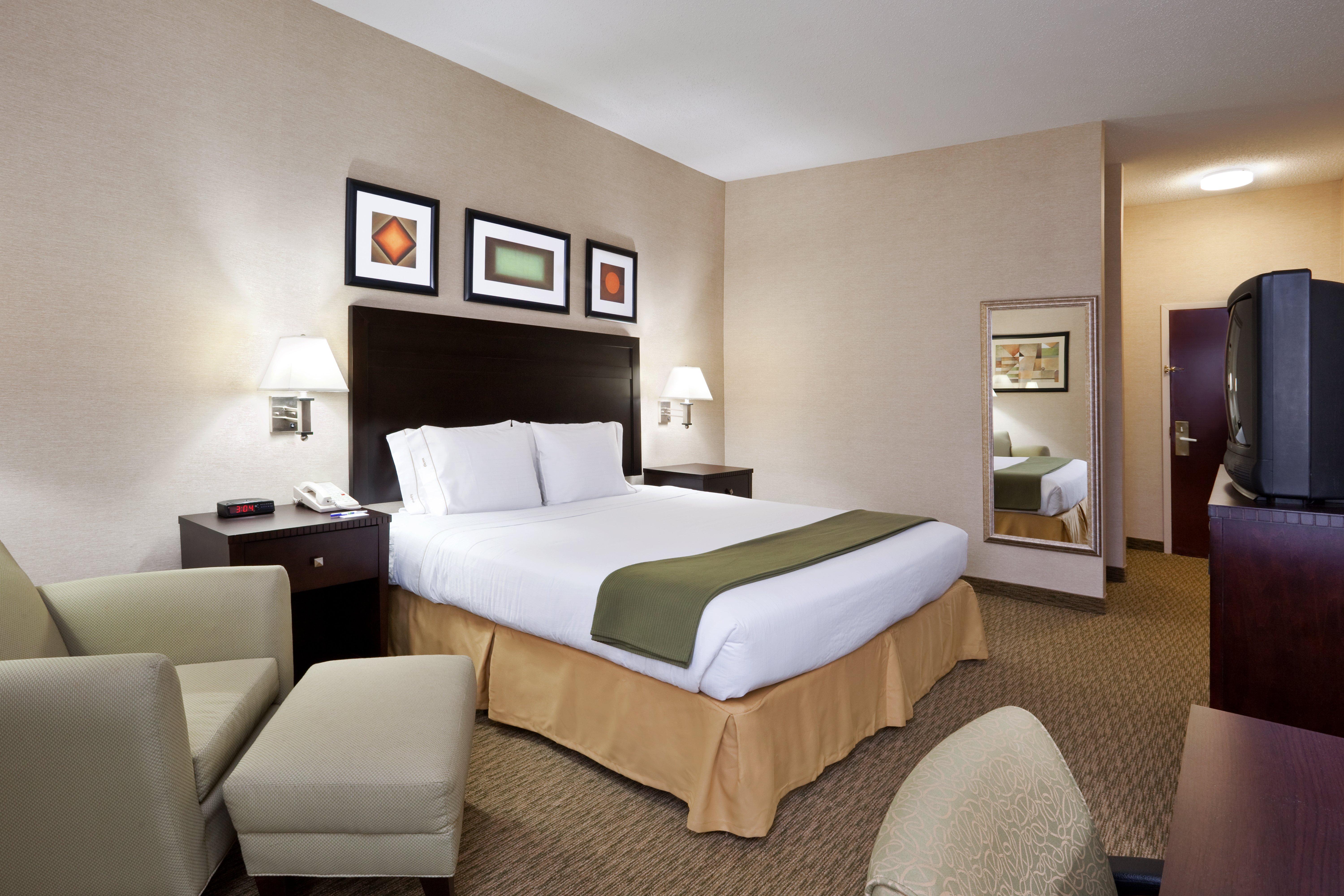 Express & Cleveland-streetsboro By Ihg