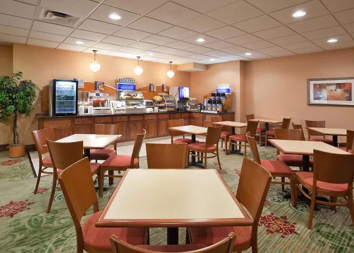 Holiday Inn Express Hotel & Suites Cleveland-Streetsboro By Ihg