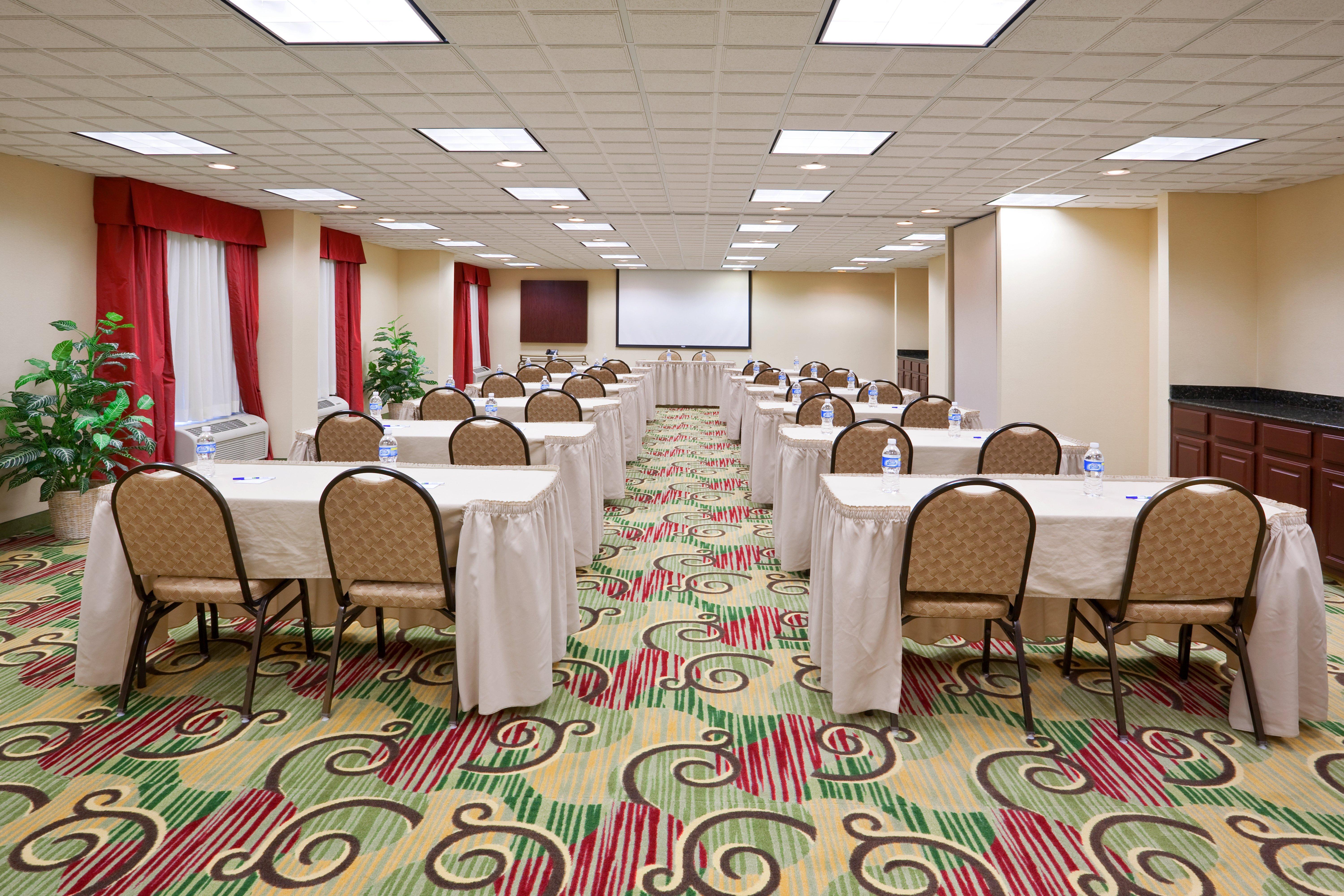 Express & Cleveland-streetsboro By Ihg Hotel