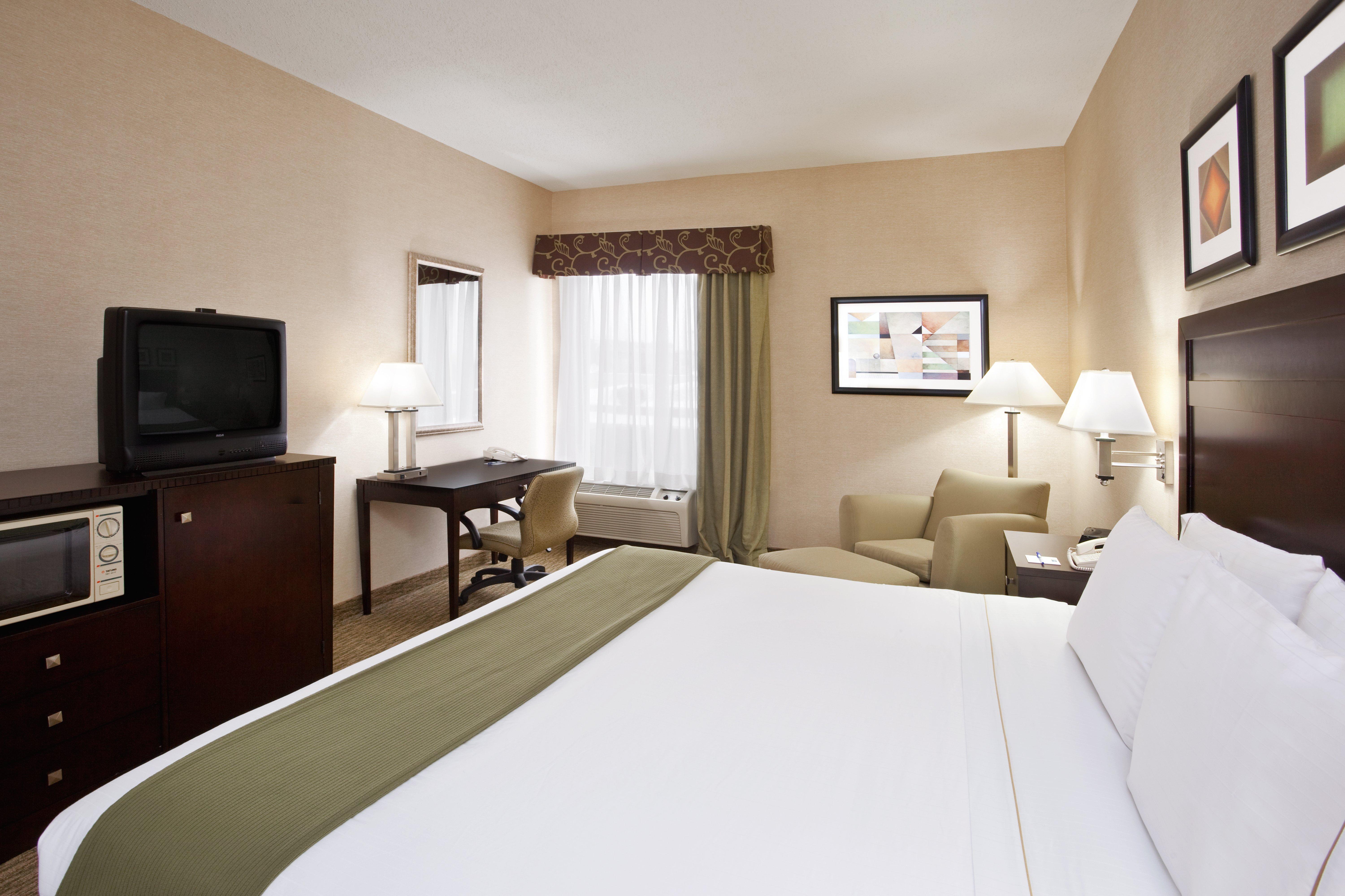 Express & Cleveland-streetsboro By Ihg Streetsboro