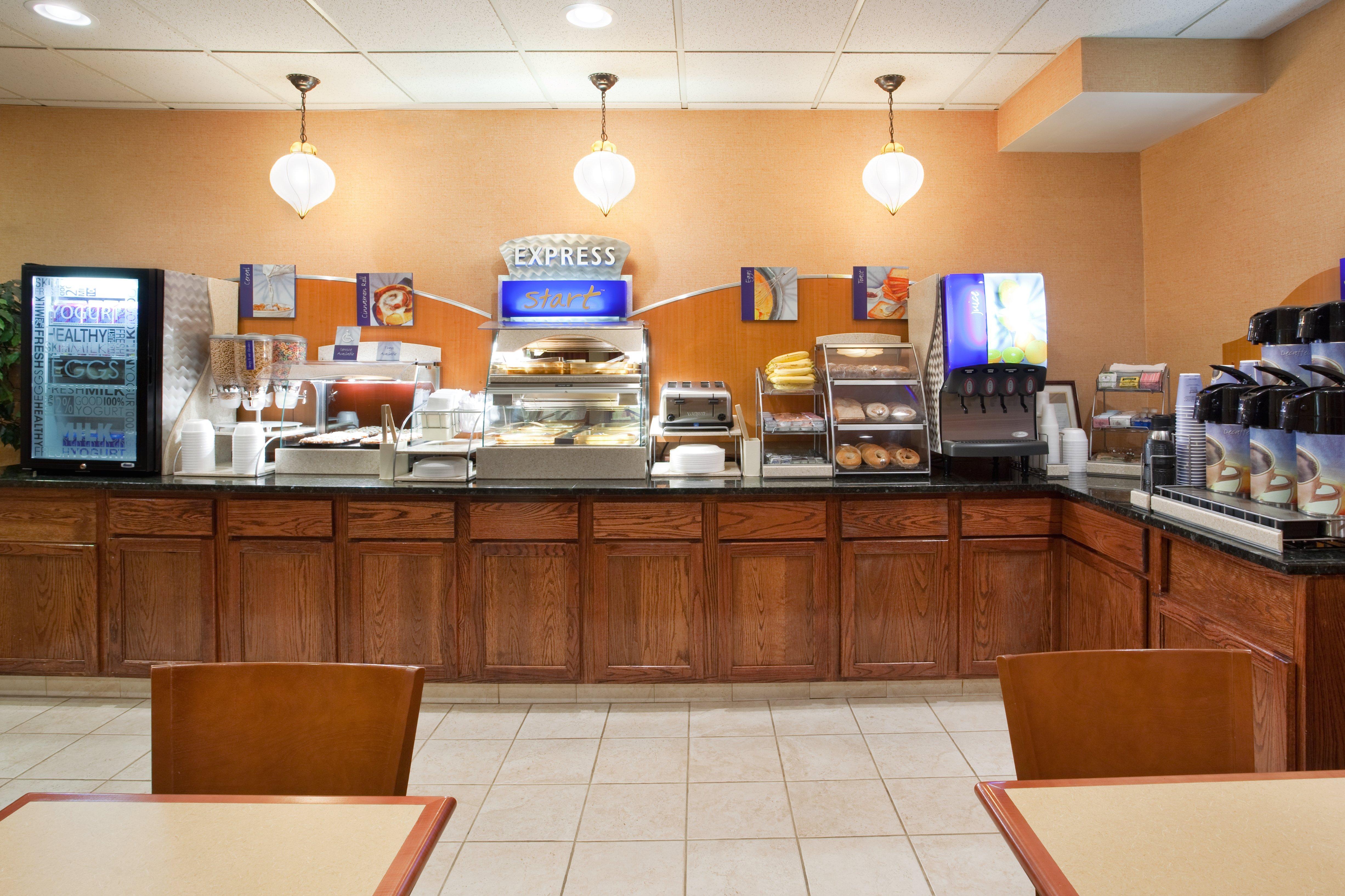 Express & Cleveland-streetsboro By Ihg Hotel 2*