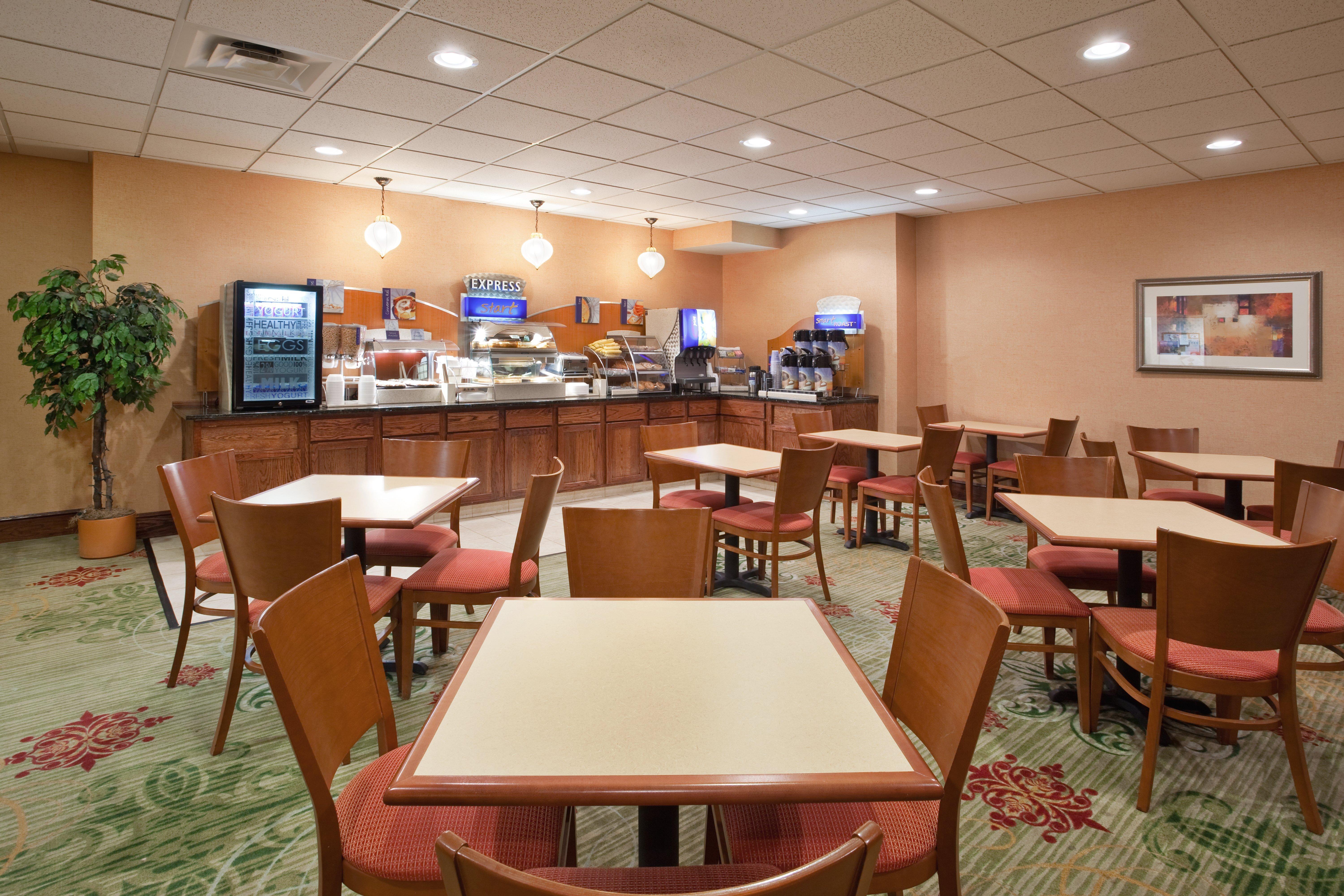 Express & Cleveland-streetsboro By Ihg 2*